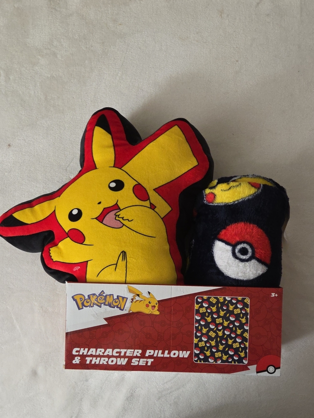 Pokeman Pikachu Pillow & Throw Set
